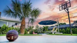 Luxury Home, Heated Salt Pool, Basketball Hoop, Movie Theater, Minutes To Atlantic Ave and Beach
